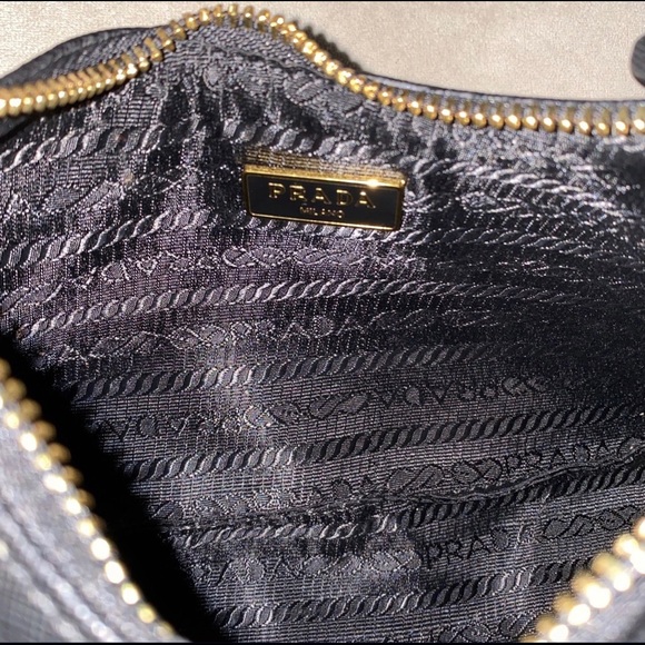 COPY - Prada Re Edition 2005 Bag - Picture 3 of 5